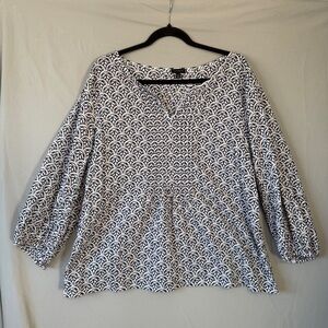 Talbots Women Coastal Cotton  Split Neck Pintuck Top XL White Blue Mature Beachy